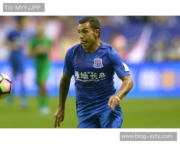 特维斯重返博卡主场获赠纪念球衣感动不已重温昔日辉煌 特维斯重返博卡主场获赠纪念球衣感动不已重温昔日辉煌